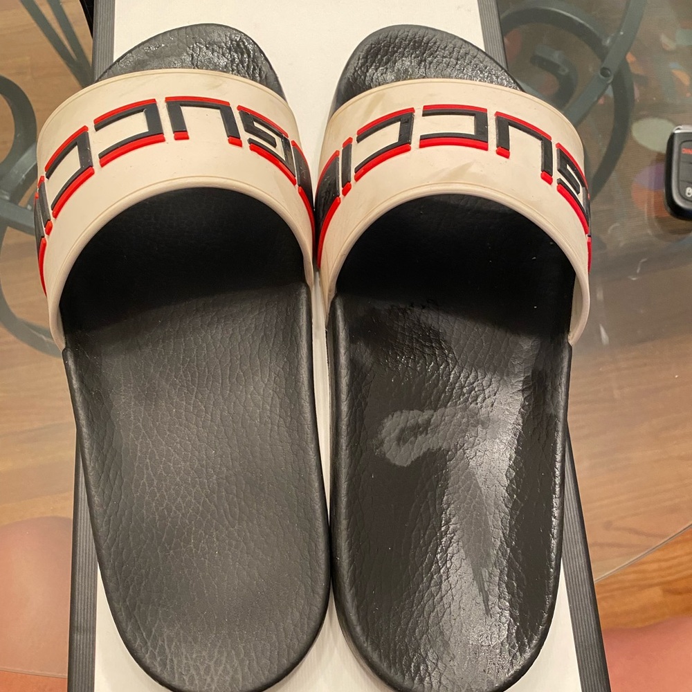 Men’s 11 authentic Gucci slides